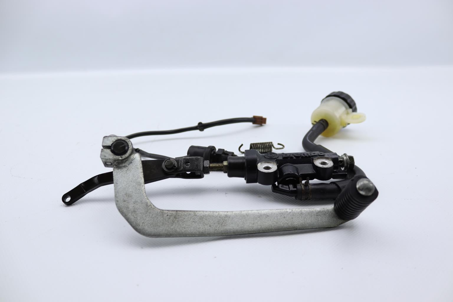 Maitre-cylindre arriere YAMAHA FZ6 600 piece frein moto 2007 2008 2009 2010