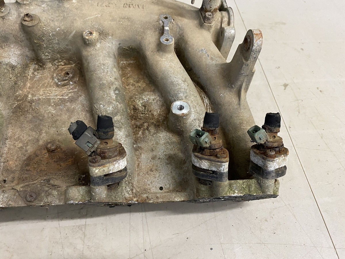 1979-83 Nissan 280ZX OEM L28 Engine Intake Manifold P71 w