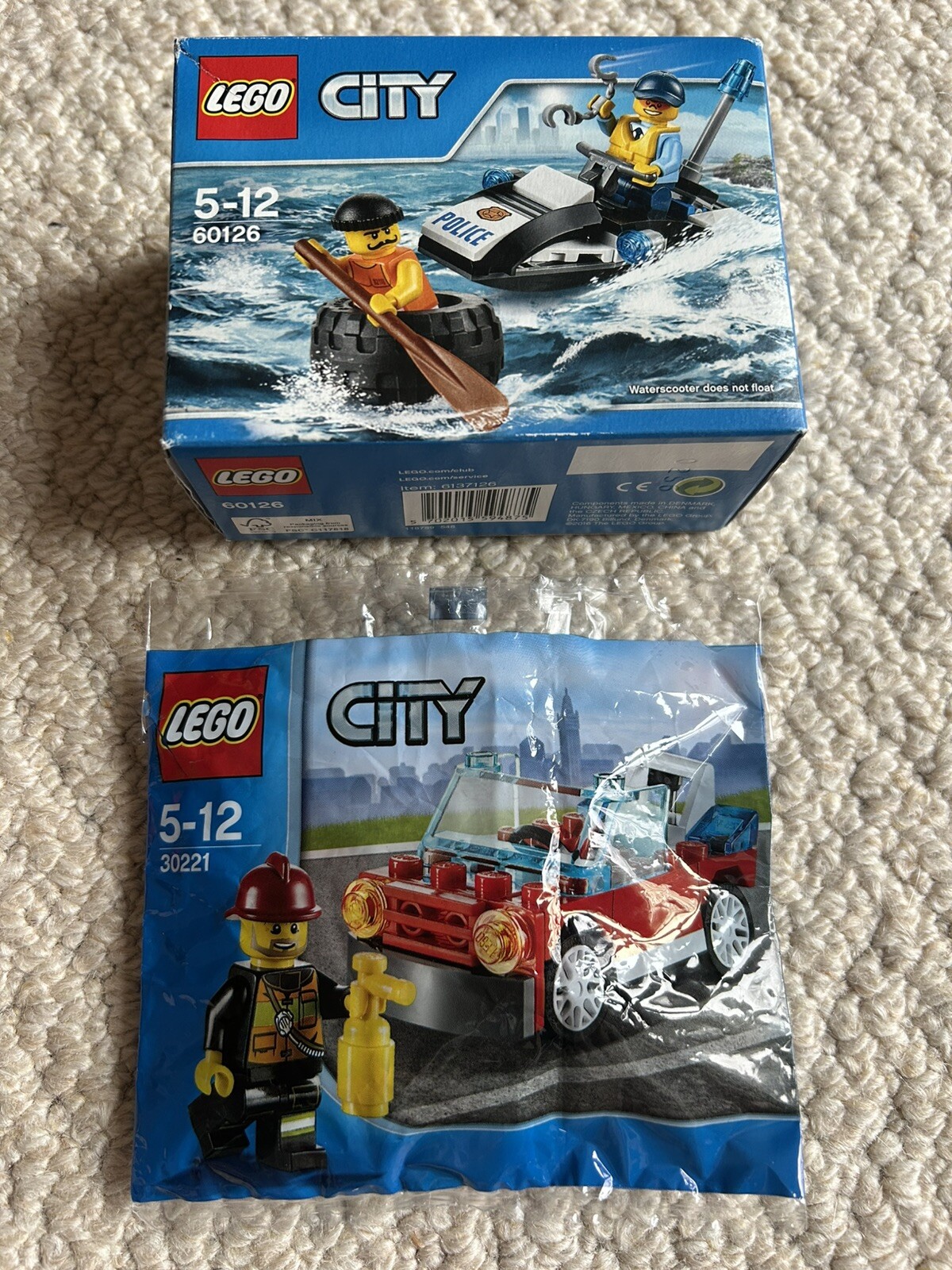 LEGO City 60126 Tire Escape Police 30221 Fire Truck Man