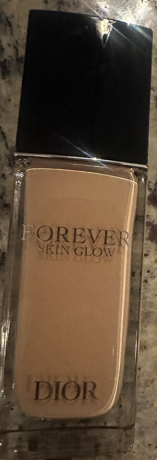 Dior Forever Skin Glow Foundation Shade 3CR Radiant Finish-image