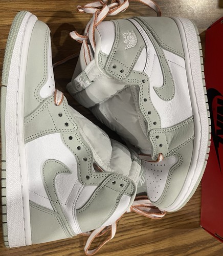 Size 5.5 - Air Jordan 1 Retro OG High Seafoam W