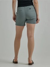 Lee Womens Legendary Style Mid-Rise Shorts Fort Green 5" Inseam Size 8 Medium