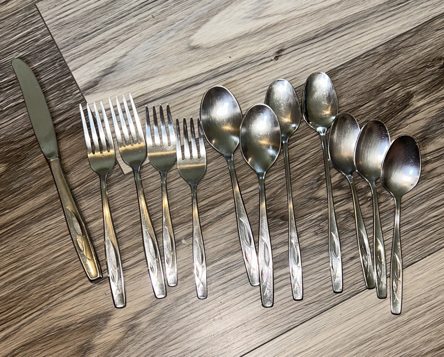 Rogers Cutlery Co USA International Silver WHISPERING LEAVES AUTUMN LEAF 14Pcs!