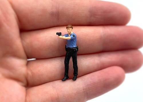 Police, SWAT, Security, Criminal, Robber, Traffic Police. 1:64 Scale Miniature - Picture 7 of 10