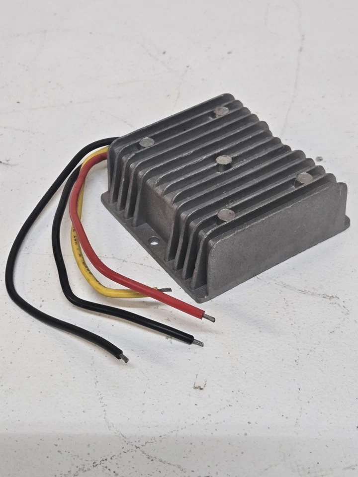 3 Quantity of 120 W DC-DC Converters 48V-12V 10 A | 100620-5009-15 (3 Quantity) - Image 3 of 4