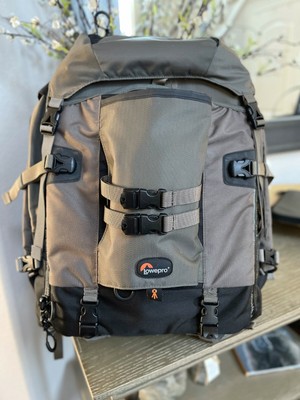 lowepro trekker 300 aw