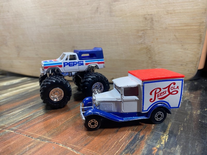 Pepsi Road Champs 1987 & Matchbox Pepsi Model A 1979