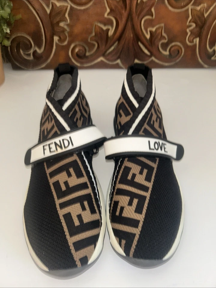 Zapatos Fendi para mujer talla 40’s Foto 2 de 4