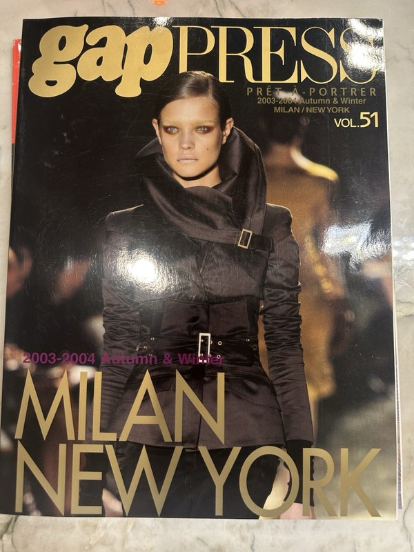 Gap Press Magazine 51 2003-2004 Milan New York Prada Chanel Gucci Runway Fashion
