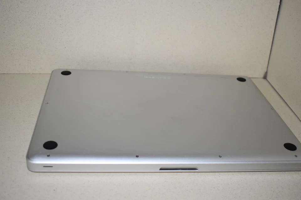 MacBook Pro 15– Modell A1286 – DEFEKT- als Ersatzteilspender - Bild 4 von 4