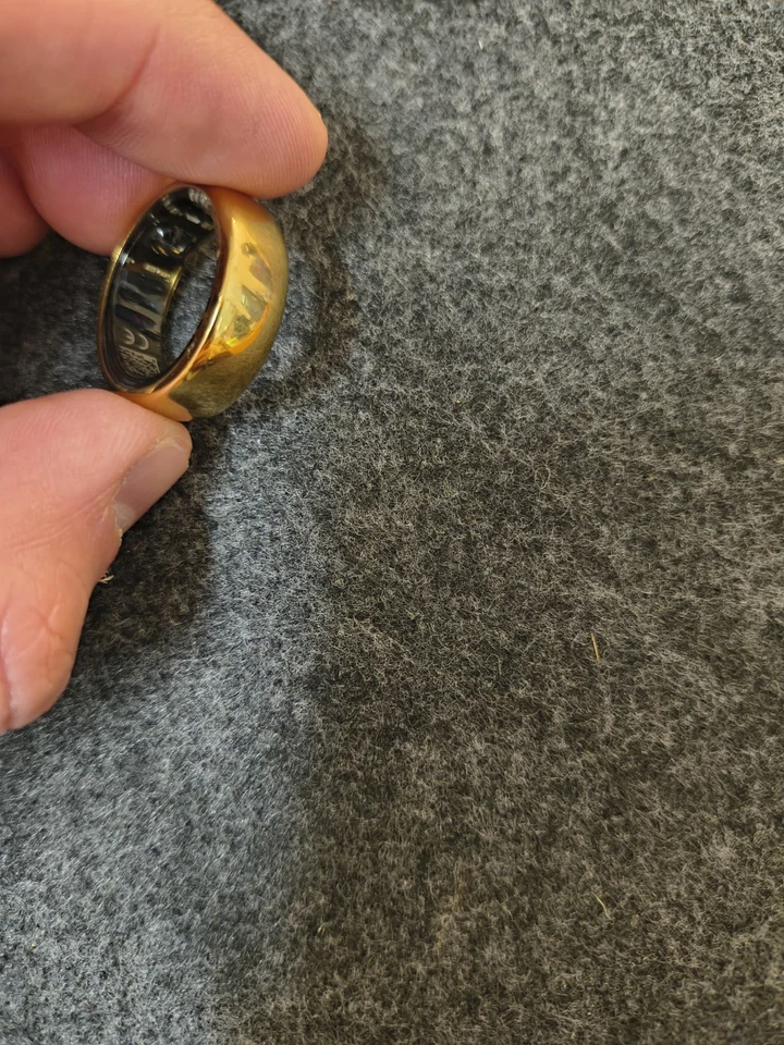 Oura Ring Gen3 Horizon Ring - Stealth, Size 8/9, No Charger - Image 2 of 4