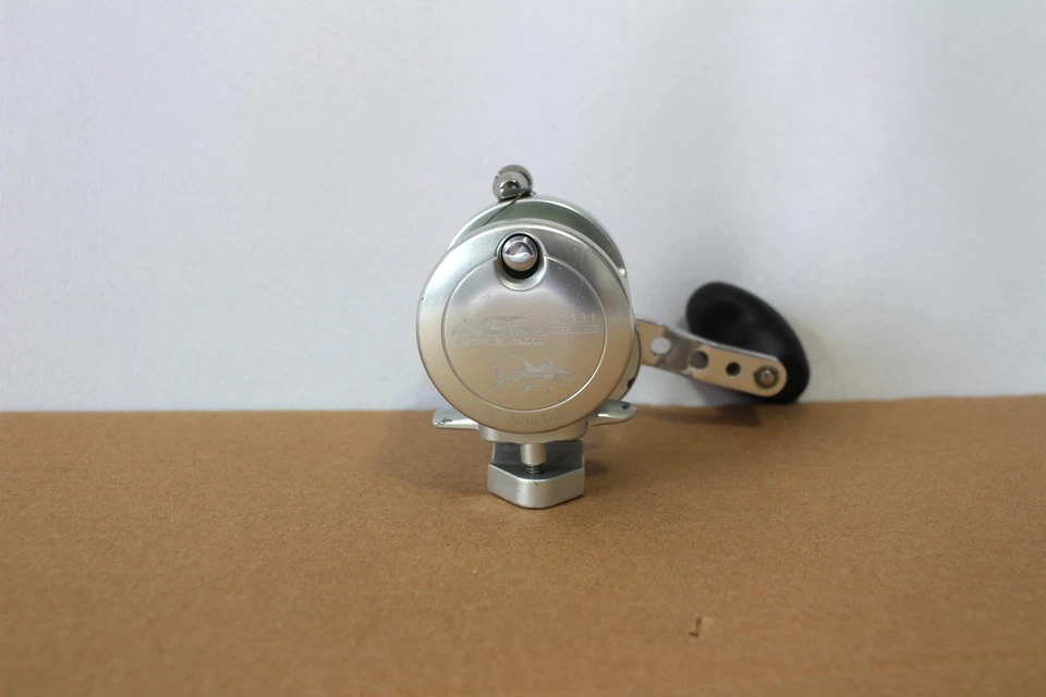 Carrete de pesca plateado convencional Avet SX 5.3:1 arrastre de palanca/hecho en EE. UU. BUEN ESTADO Foto 4 de 4