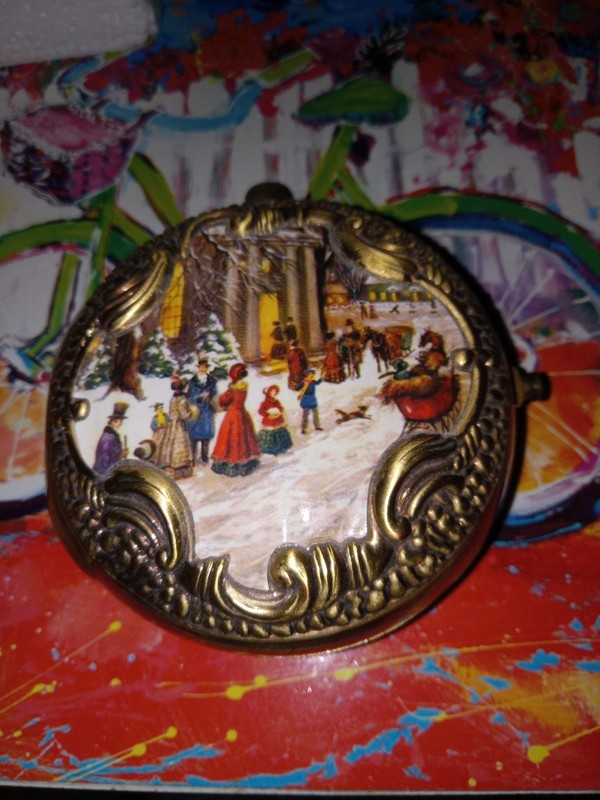 Plaid Tidings Animated Sleigh Watch Cracker Barrel, Mr. Christmas Decor.