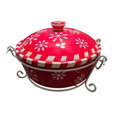 Temptations Snowflake 2 Quart Round Covered Baker with Insulated Carry Bag READ