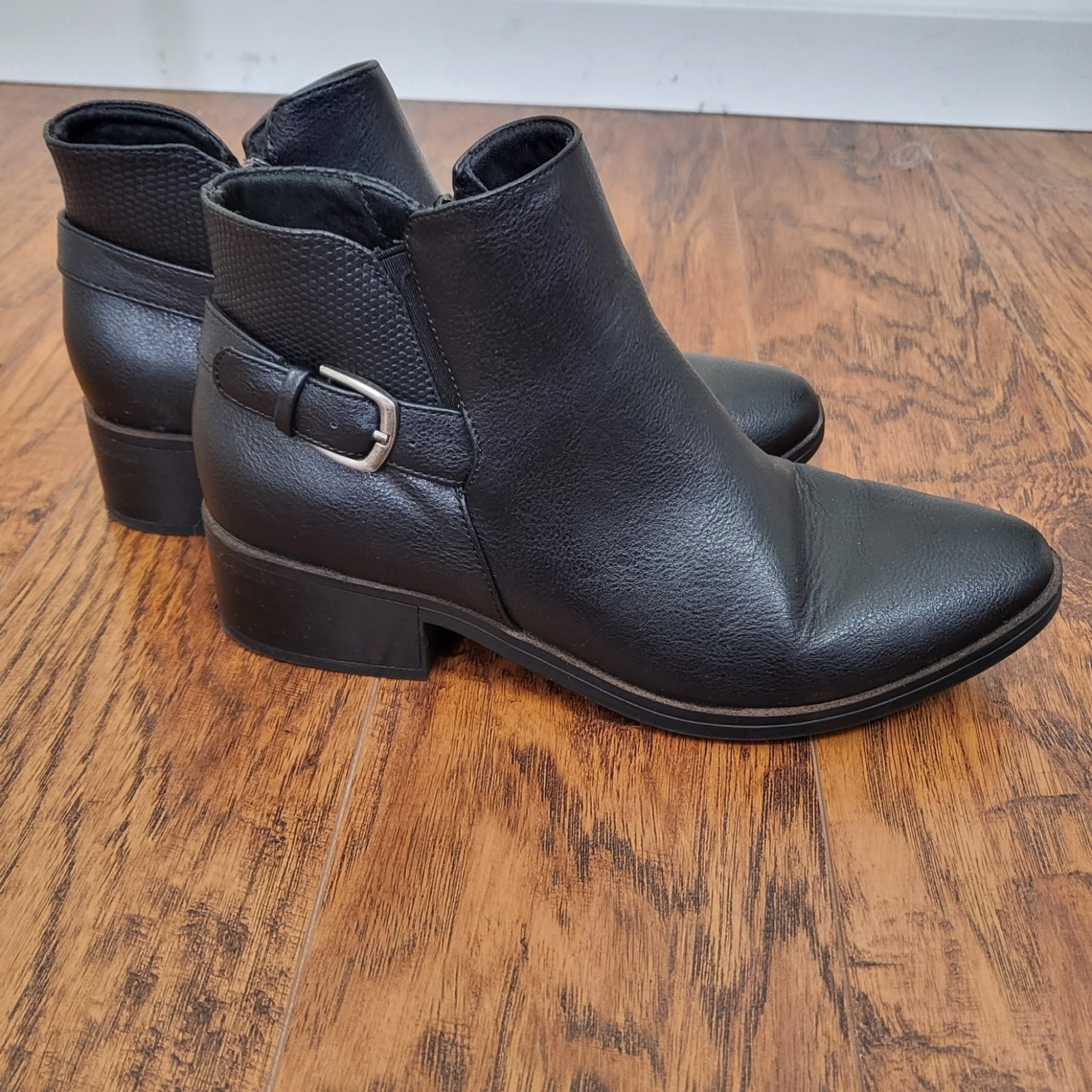 Baretraps black Marconi booties buckle heel detail size 6.5 | eBay
