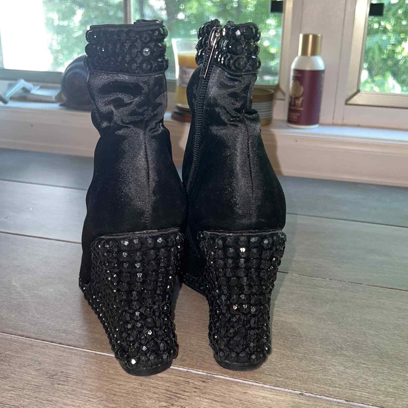 SAOLA Stivali con zeppa Colin Stuart neri raso perline suola tacco polsino punta taglia 7 5