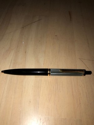Pelikan Souveran 400 Gray Swirl Cap/Black Barrel Ballpoint Pen