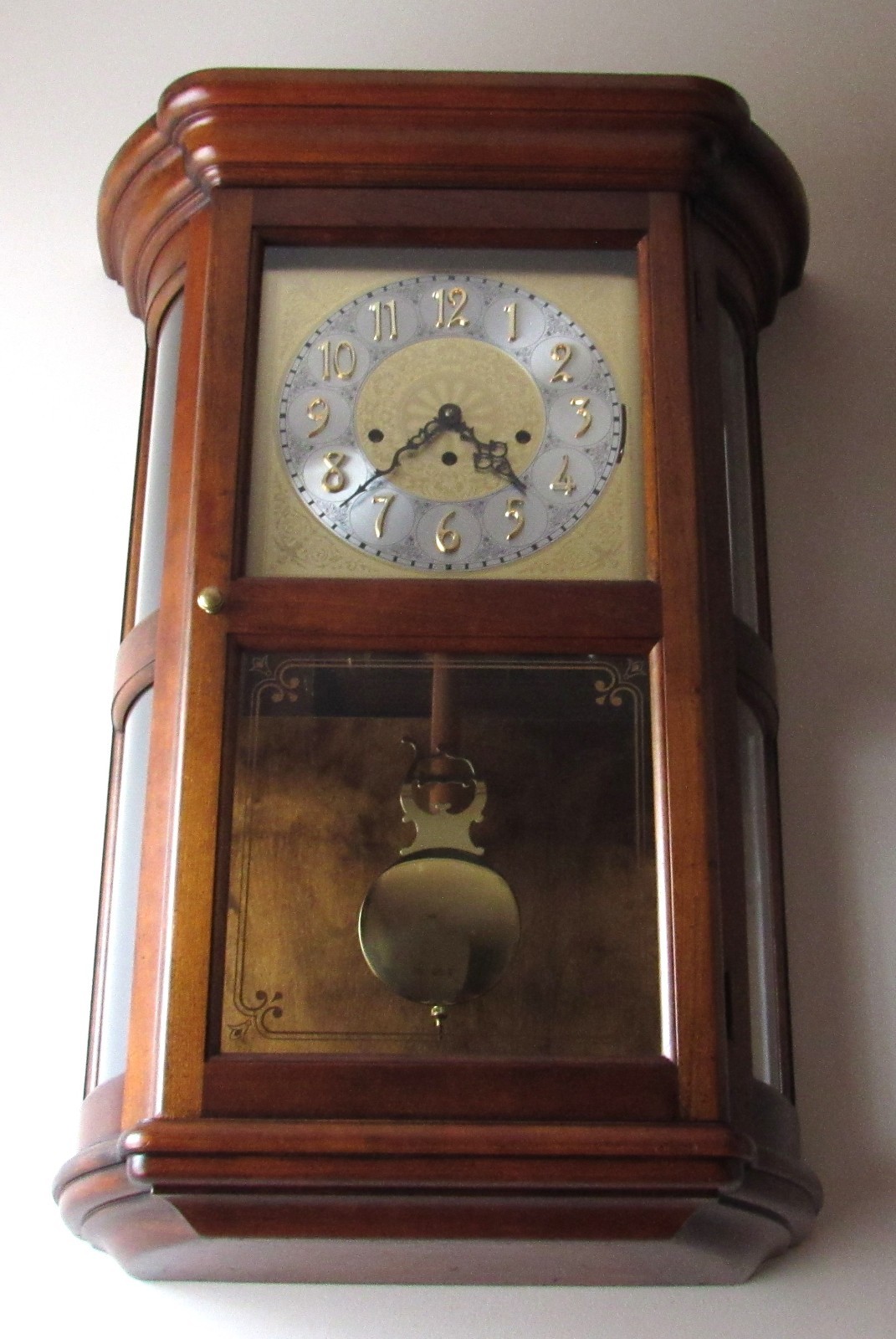 Howard Miller 1/4 Hour Triple Chime Three Melody Chime Wall Clock High-Quality