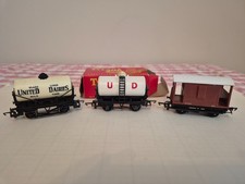 Triang Hornby OO Gauge Wagons R16 Brake Van R15 Milk Wagon R009 Milk Tank