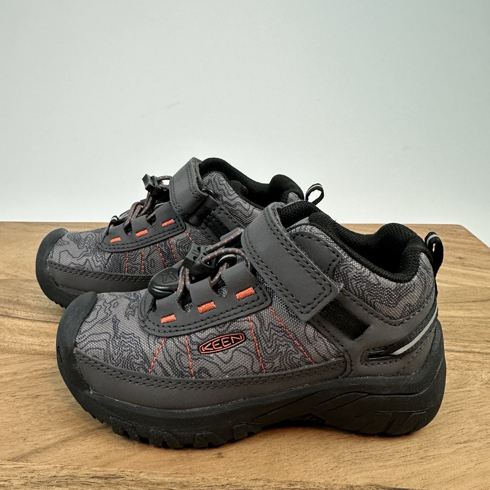 Nuove scarpe da trekking sportive Little Kids Keen Targhee grigie misura 8 C