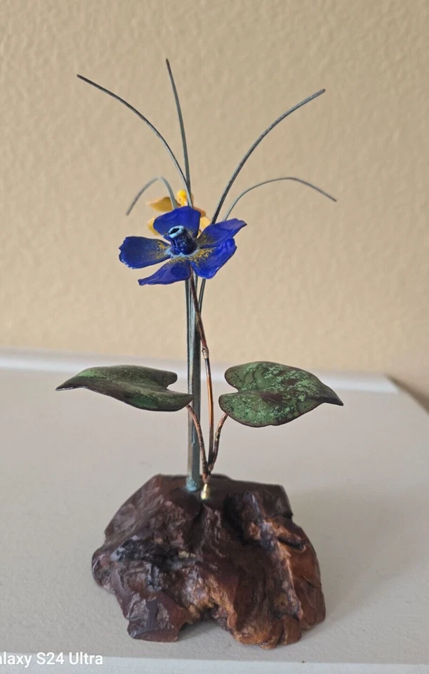 Mesa Bovano Hecha a Mano Azul Amarillo Flores sobre Madera Manzanita 7 1/4"X3.5" Foto 3 de 4