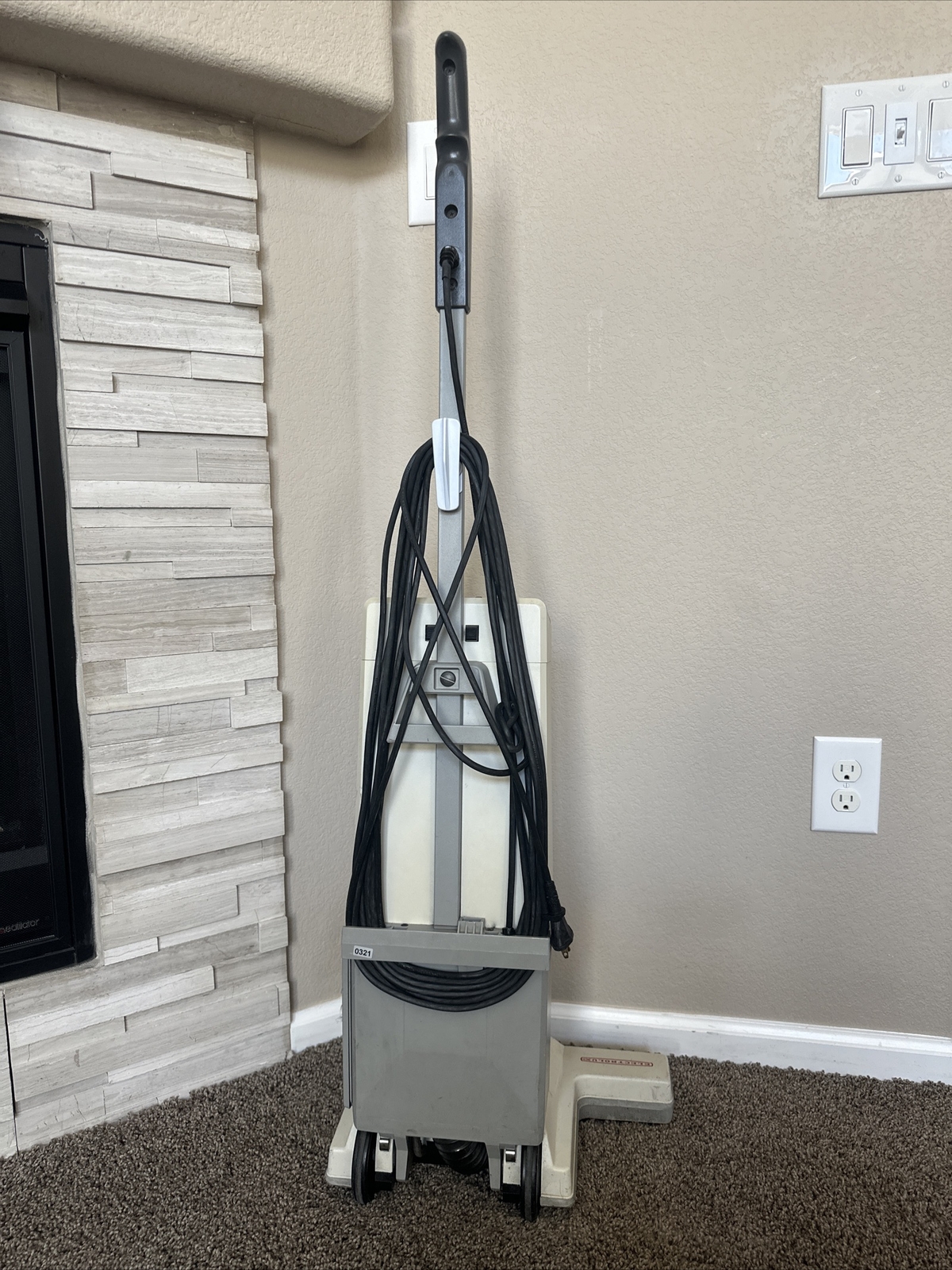 Electrolux Epic Series 3500 SR Upright Vacuum Cleaner With Hose
