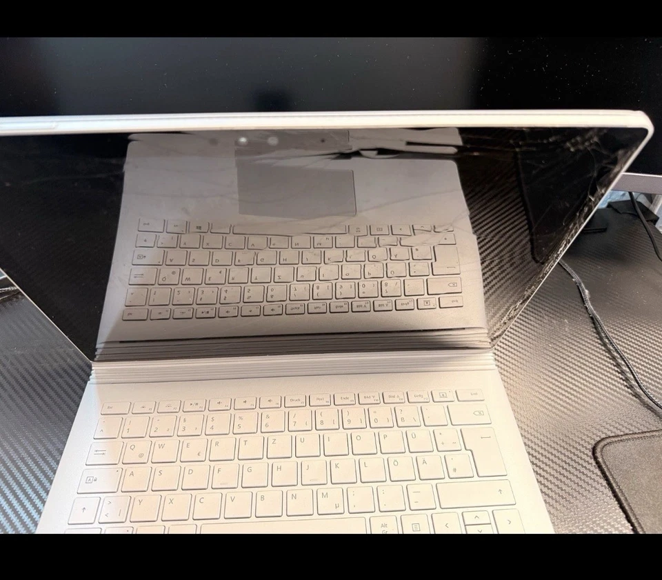 Microsoft Surface Book - Defekt / Bastlergerät - Bild 3 von 4