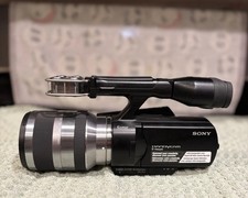 Sony Handycam NEX-VG10  Sony lens SEL18200 3.5-6.3/18-200 US Seller