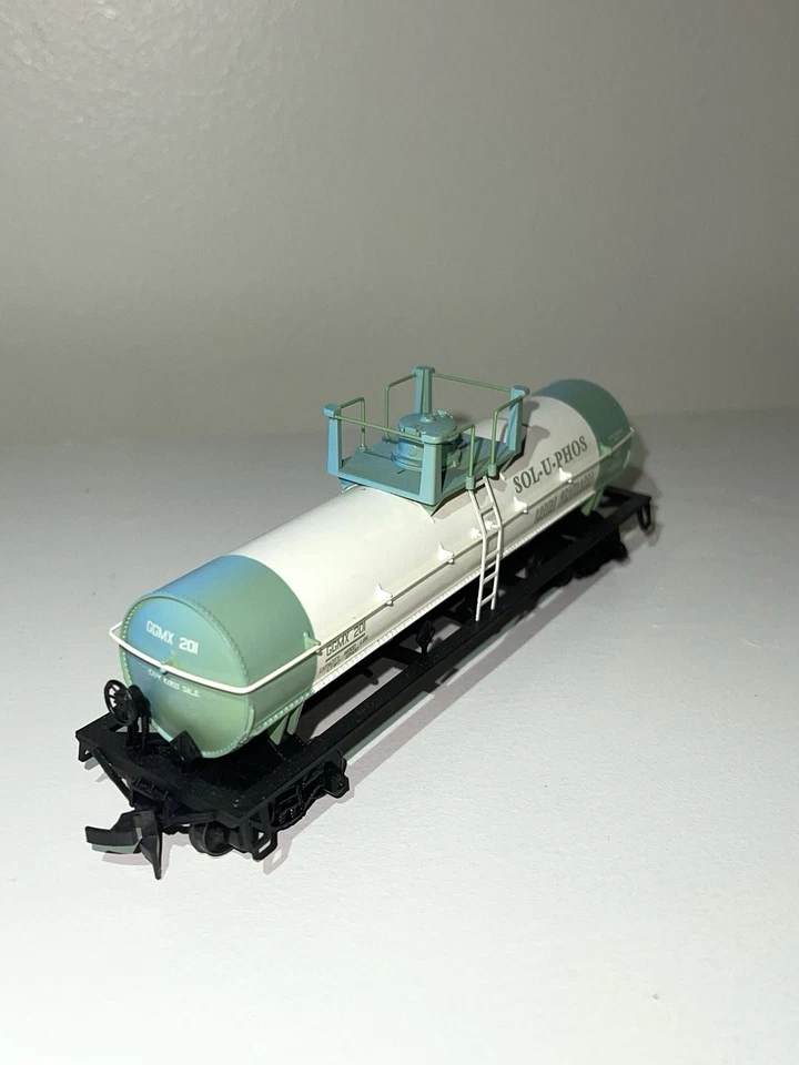 Athearn HO Uniquely Painted Liquid Fertilizer Chemical Car- GGMX #201 - Image 3 of 4