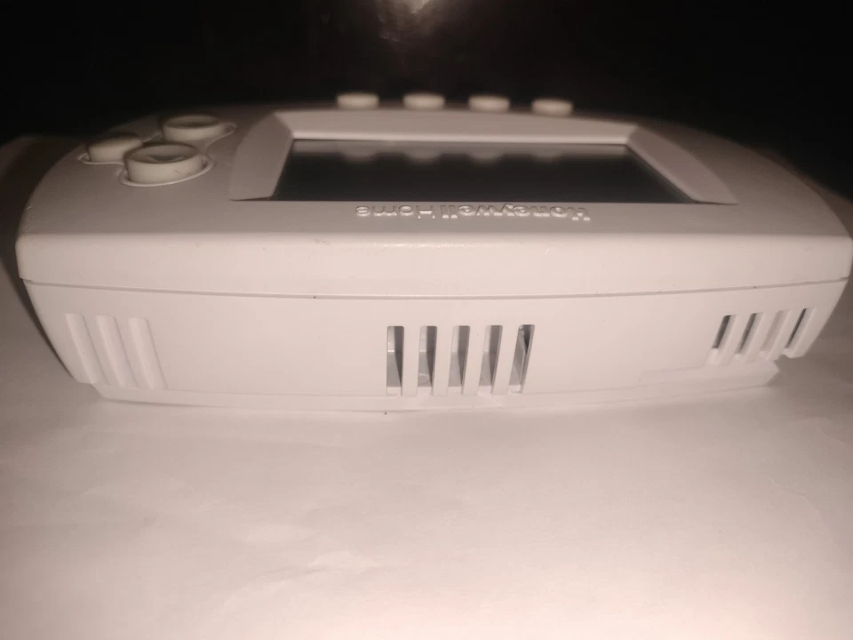 New Open Box Honeywell Home RTH6580WF White 7 Day Programmable Wi-Fi Thermostat - Image 3 of 4