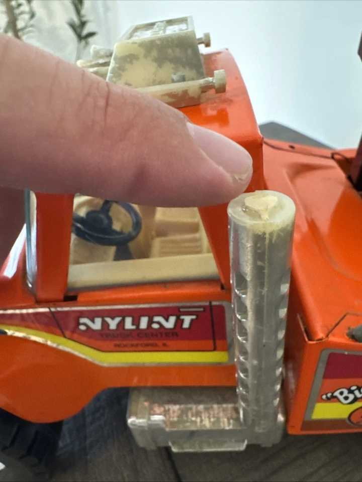 Vintage Nylint Big Pumpkin wrecker pressed Steel orange and purple- 16 In Long - Image 4 of 4