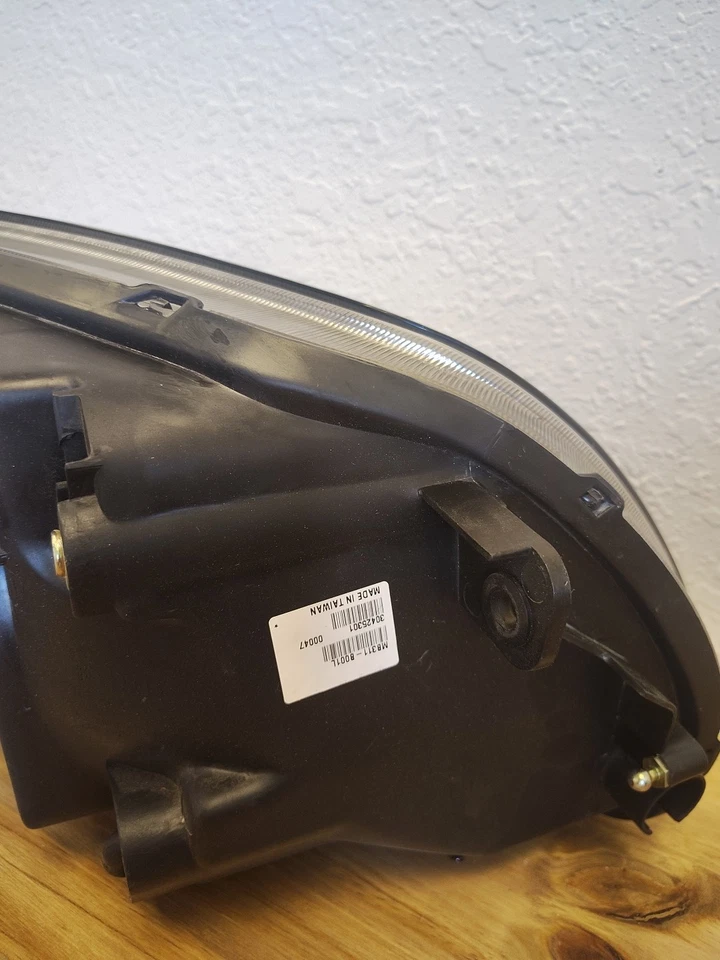 Faro lateral del conductor para 04-10 Mitsubishi Galant Foto 4 de 4