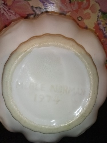 Vintage 1974 Merle Norman Embossed Bath Oil Pitcher With Cork Lid & Bowl 6.75” - Picture 7 of 11