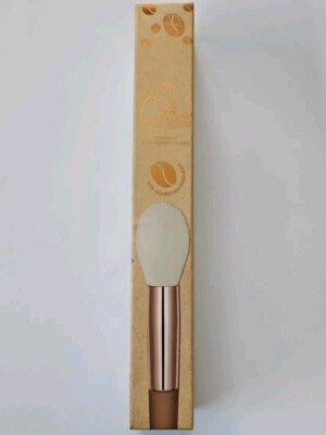 Essence: Coffee to Glow scented Highlighter Brush/Highlighter Pinsel mit Duft
