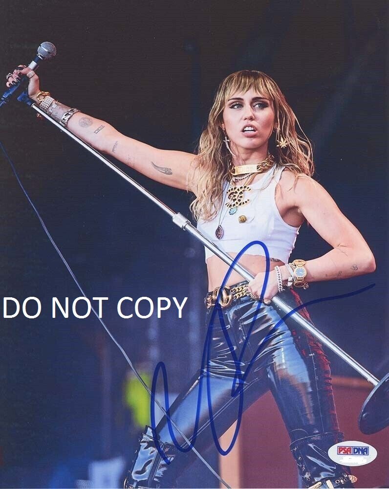 MILEY CYRUS - LIVE Signed 8x10 Autographed Reprint Photo