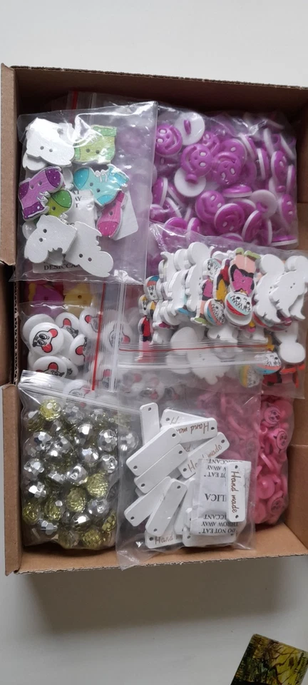 Knopf-Mix 690 Stk – Holz + Acryl – DIY, Nähen, Basteln, Handmade - Bild 2 von 4