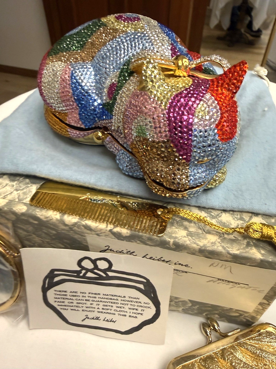Vintage Judith Leiber Swarovski crytal resting cat  display picture 2