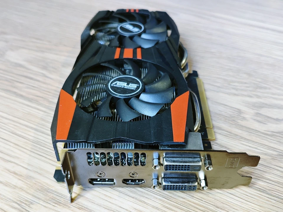 NVIDIA GeForce / ASUS GTX 760 DirectCU II OC - Immagine 2 di 3