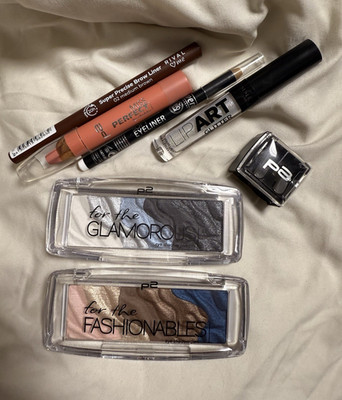 p2 Make-up Set: 2 Lidschattenpaletten, Lipliner, Eyeliner, Browliner, Glitter