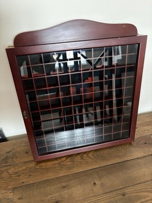 Vintage Holz Schattenkasten Vitrine Glastür 100 Fingerhut Schmuck Kurioses Regal
