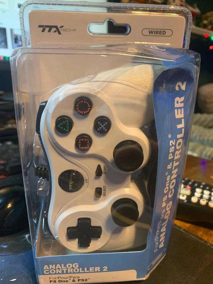 2 NEW ~ PS1 / PS2 TTX Tech Analog Wired Controllers PlayStation One & Two - Image 2 of 4