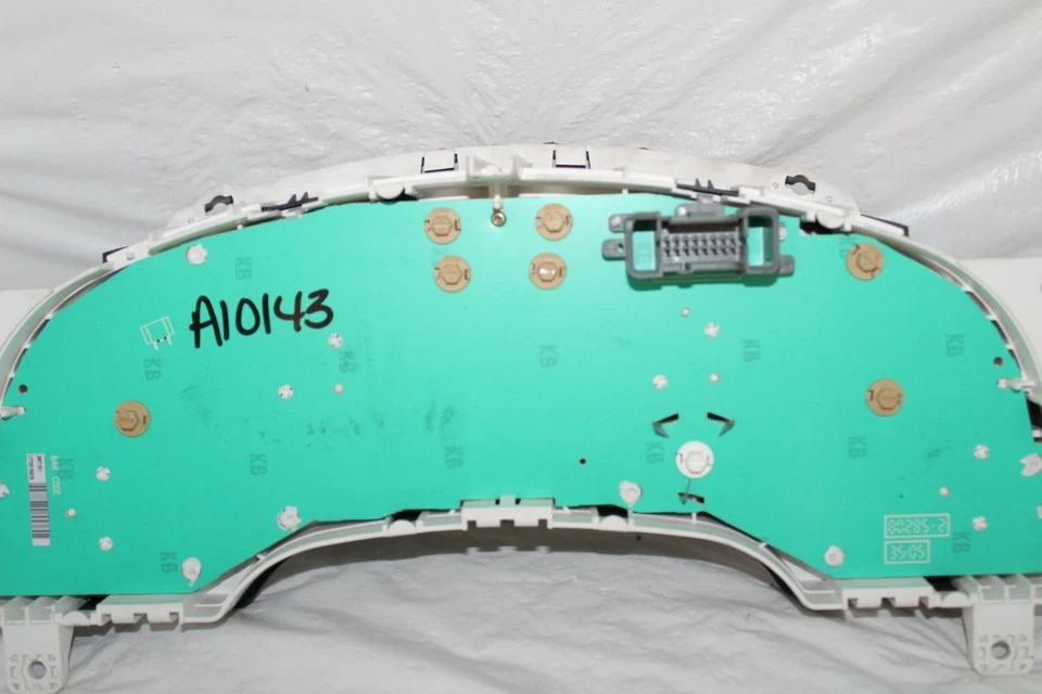 速度表仪表组 06 PontiacTorrent 仪表板仪表 22,553 英里 — 第 2/4 张图片