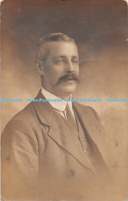 R407480 Mann Schnurrbart Anzug alte Fotografie Postkarte Fred W Tassell Carlisle