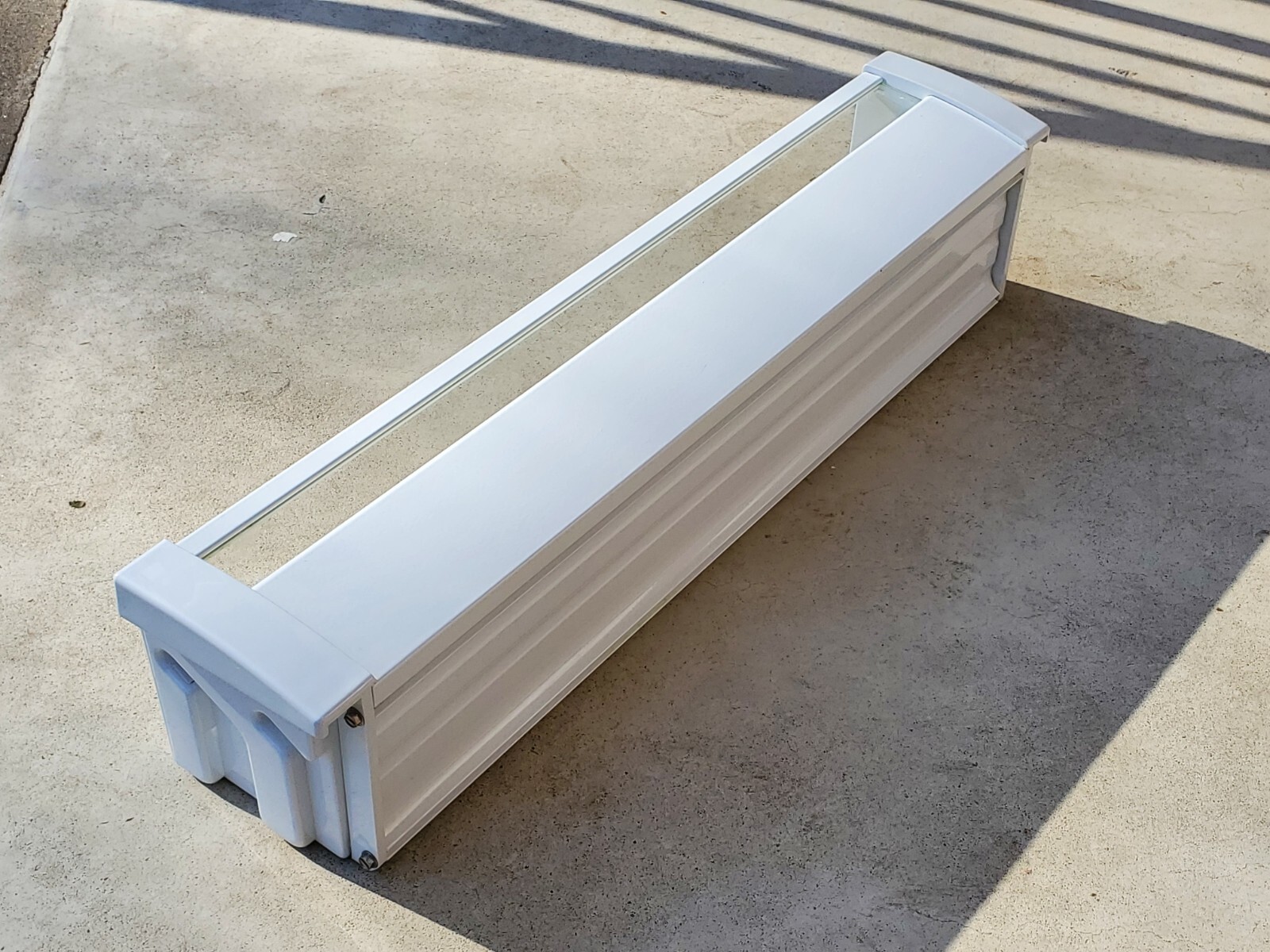 VIKING REFRIGERATOR MODEL VCSB483SS DOOR SHELF ASSEMBLY PART 2188002