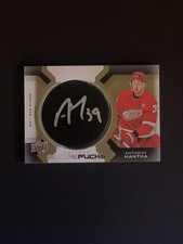 19-20 Trilogy Signature Pucks Autograph RED WINGS Anthony Mantha