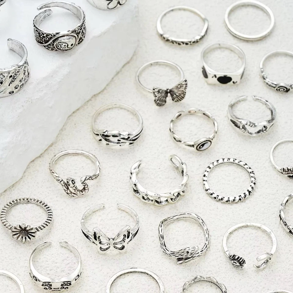 Lote a granel de 51 anillos de acero inoxidable para hombres y mujeres anillos de moda gótica al por mayor Foto 4 de 4