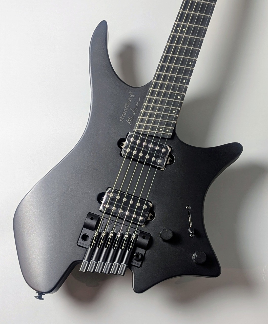 strandberg Boden Metal NX 6 Tremolo Black Granite 2.46kg