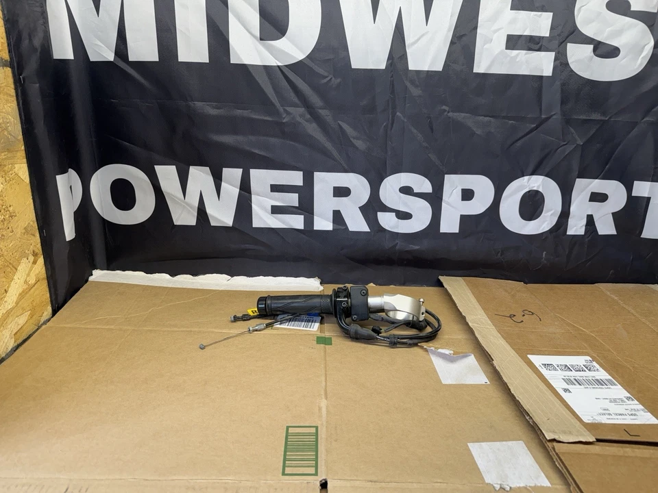 Right Clip On Handlebar 06-16 YAMAHA YZF R6 2006 2016 OEM - Image 2 of 3