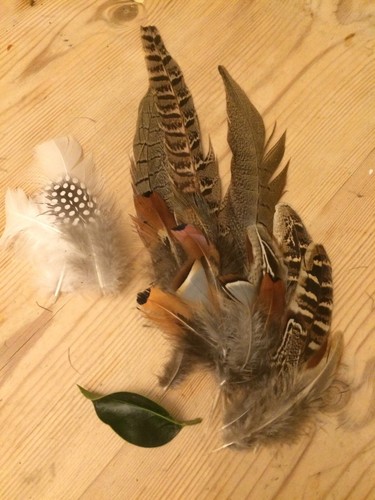 FEATHERS FOR CHRISTMAS WREATH Decoration,Floristry,Craft,Costume,Decor - Picture 1 of 4