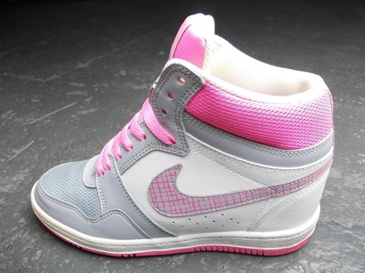 nike keilabsatz